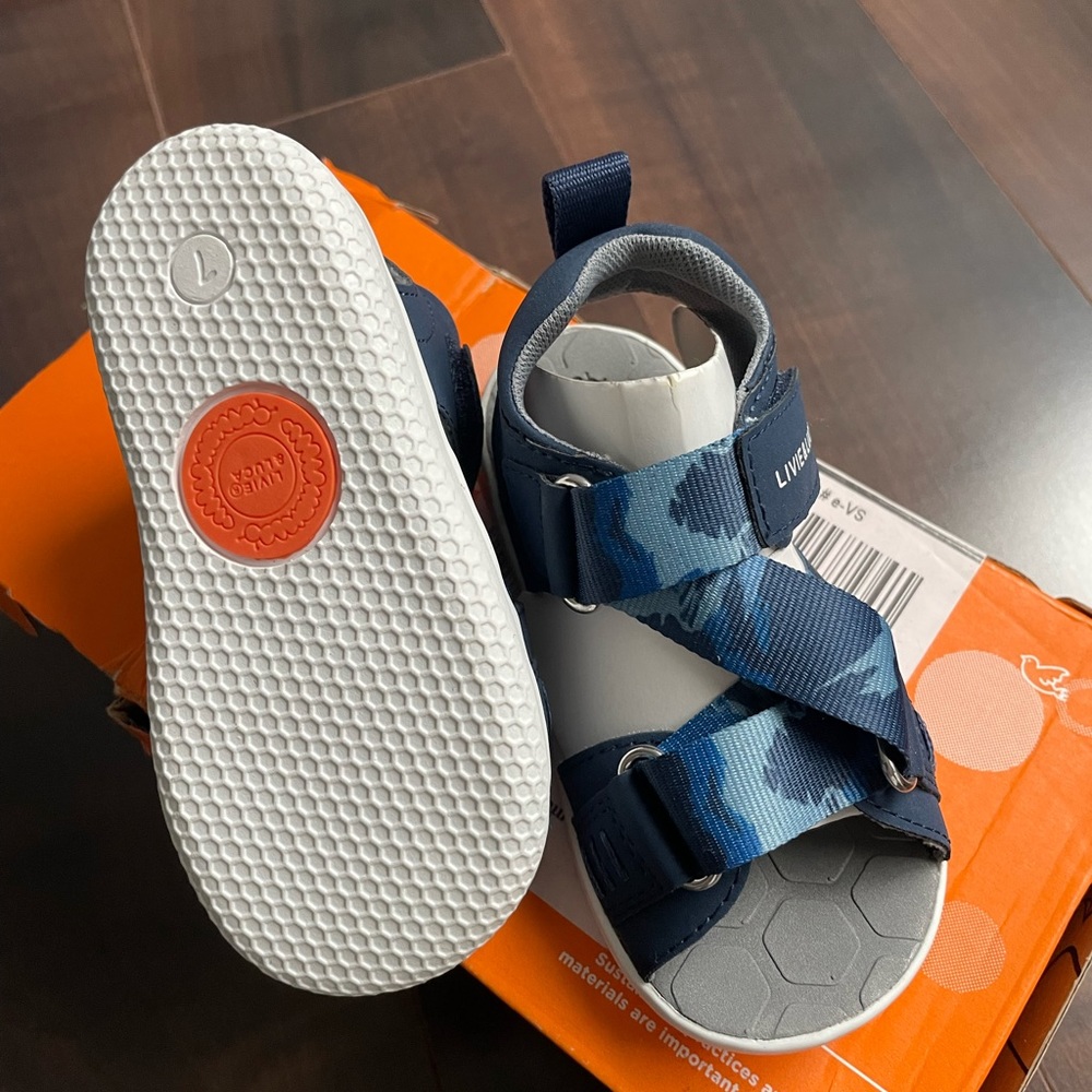 Todder boy sandals - Picture 2 of 3
